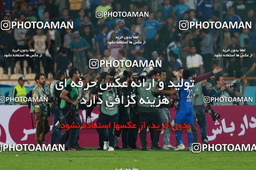 913887, Tehran, [*parameter:4*], لیگ برتر فوتبال ایران، Persian Gulf Cup، Week 10، First Leg، Persepolis 1 v 0 Esteghlal on 2017/10/26 at Azadi Stadium