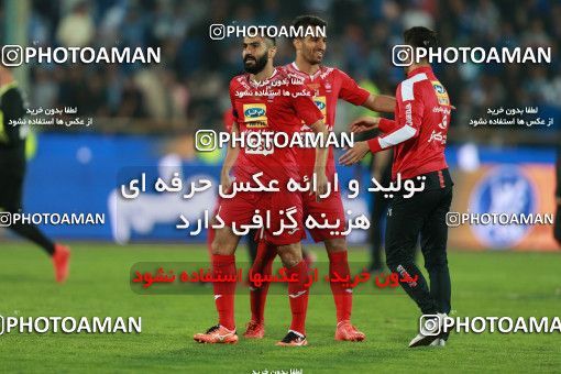 913936, Tehran, [*parameter:4*], لیگ برتر فوتبال ایران، Persian Gulf Cup، Week 10، First Leg، Persepolis 1 v 0 Esteghlal on 2017/10/26 at Azadi Stadium