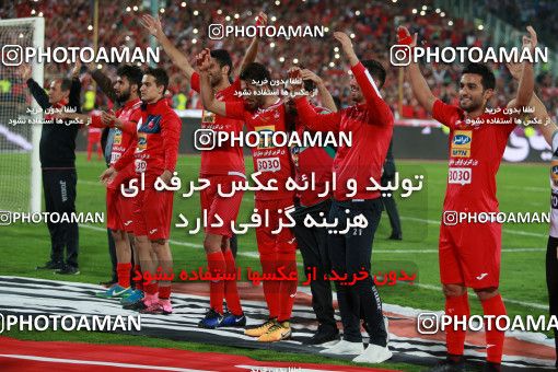 913985, Tehran, [*parameter:4*], لیگ برتر فوتبال ایران، Persian Gulf Cup، Week 10، First Leg، Persepolis 1 v 0 Esteghlal on 2017/10/26 at Azadi Stadium