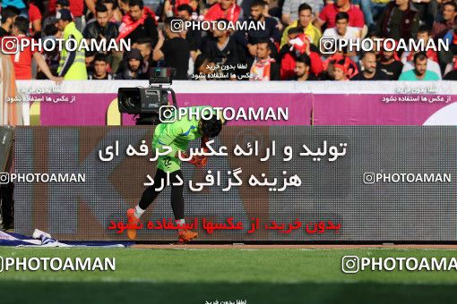 915887, Tehran, [*parameter:4*], لیگ برتر فوتبال ایران، Persian Gulf Cup، Week 10، First Leg، Persepolis 1 v 0 Esteghlal on 2017/10/26 at Azadi Stadium