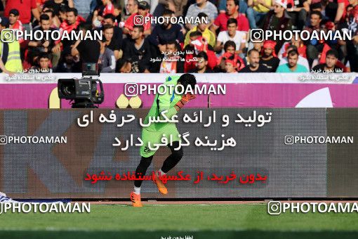 916115, Tehran, [*parameter:4*], لیگ برتر فوتبال ایران، Persian Gulf Cup، Week 10، First Leg، Persepolis 1 v 0 Esteghlal on 2017/10/26 at Azadi Stadium