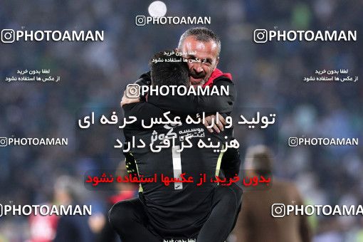 916161, Tehran, [*parameter:4*], لیگ برتر فوتبال ایران، Persian Gulf Cup، Week 10، First Leg، Persepolis 1 v 0 Esteghlal on 2017/10/26 at Azadi Stadium