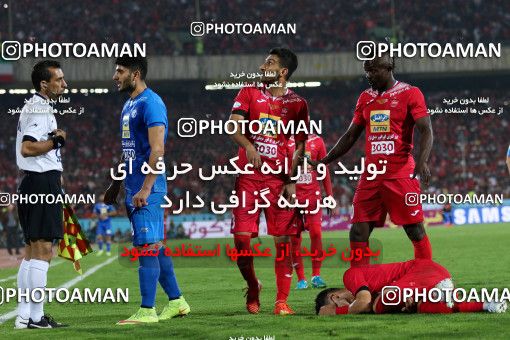913018, Tehran, [*parameter:4*], لیگ برتر فوتبال ایران، Persian Gulf Cup، Week 10، First Leg، Persepolis 1 v 0 Esteghlal on 2017/10/26 at Azadi Stadium