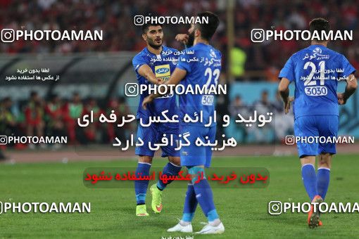 913136, Tehran, [*parameter:4*], لیگ برتر فوتبال ایران، Persian Gulf Cup، Week 10، First Leg، Persepolis 1 v 0 Esteghlal on 2017/10/26 at Azadi Stadium