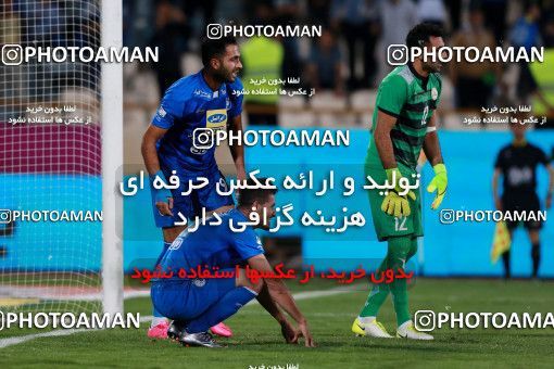920555, Tehran, [*parameter:4*], لیگ برتر فوتبال ایران، Persian Gulf Cup، Week 11، First Leg، Esteghlal 2 v 0 Naft Tehran on 2017/10/31 at Azadi Stadium