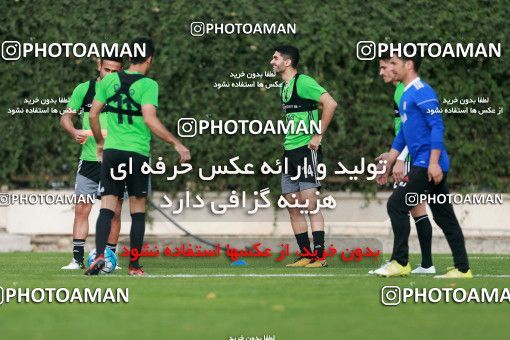 928409, Tehran, , Iran National Football Team Training Session on 2017/11/02 at Research Institute of Petroleum Industry