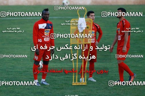 934818, Tehran, , Persepolis Football Team Training Session on 2017/11/13 at Shahid Kazemi Stadium