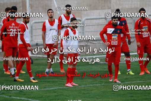 937527, Tehran, , Persepolis Football Team Training Session on 2017/11/11 at Shahid Kazemi Stadium