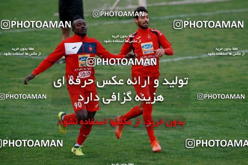 937689, Tehran, , Persepolis Football Team Training Session on 2017/11/11 at Shahid Kazemi Stadium