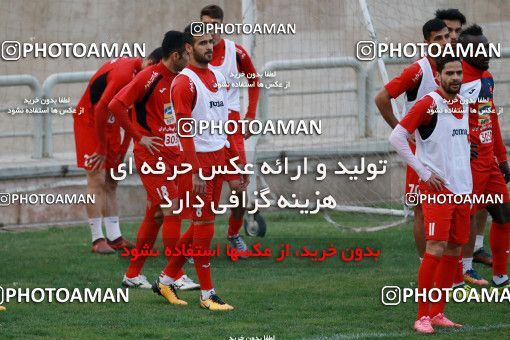 937584, Tehran, , Persepolis Football Team Training Session on 2017/11/11 at Shahid Kazemi Stadium