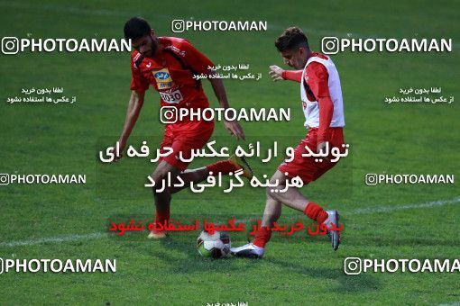 937481, Tehran, , Persepolis Football Team Training Session on 2017/11/11 at Shahid Kazemi Stadium