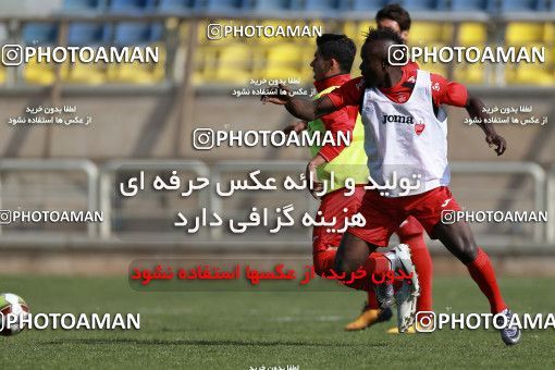 938196, Tehran, , Persepolis Football Team Training Session on 2017/11/16 at Shahid Kazemi Stadium