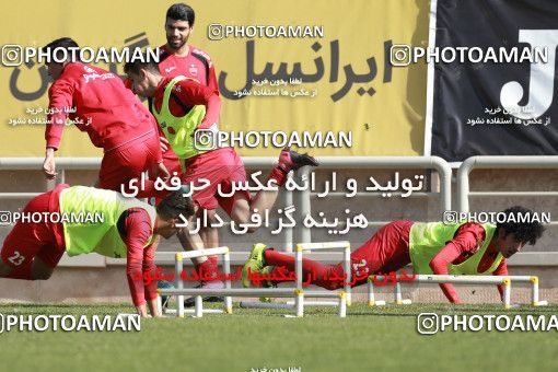 938033, Tehran, , Persepolis Football Team Training Session on 2017/11/16 at Shahid Kazemi Stadium