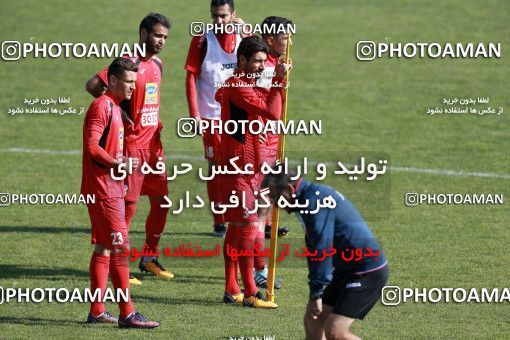 938213, Tehran, , Persepolis Football Team Training Session on 2017/11/16 at Shahid Kazemi Stadium