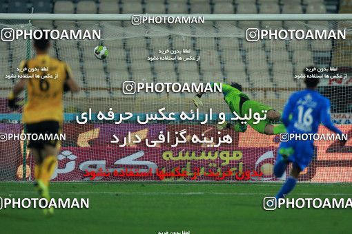 942460, Tehran, [*parameter:4*], لیگ برتر فوتبال ایران، Persian Gulf Cup، Week 15، First Leg، Esteghlal 3 v 0 Sepahan on 2017/12/06 at Azadi Stadium