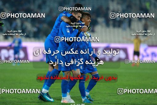 942497, Tehran, [*parameter:4*], لیگ برتر فوتبال ایران، Persian Gulf Cup، Week 15، First Leg، Esteghlal 3 v 0 Sepahan on 2017/12/06 at Azadi Stadium