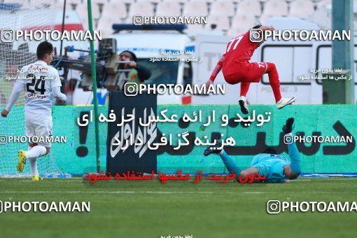 943797, Tehran, [*parameter:4*], لیگ برتر فوتبال ایران، Persian Gulf Cup، Week 14، First Leg، Persepolis 4 v 0 Zob Ahan Esfahan on 2017/12/01 at Azadi Stadium