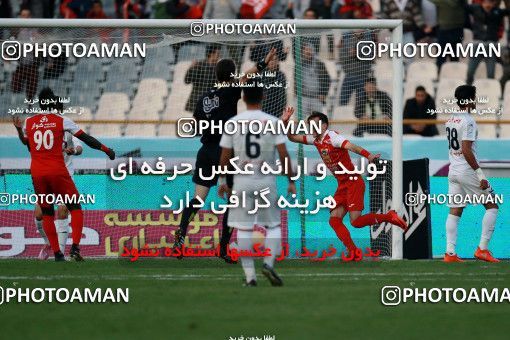 944197, Tehran, [*parameter:4*], لیگ برتر فوتبال ایران، Persian Gulf Cup، Week 14، First Leg، Persepolis 4 v 0 Zob Ahan Esfahan on 2017/12/01 at Azadi Stadium