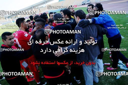 944660, Tehran, [*parameter:4*], لیگ برتر فوتبال ایران، Persian Gulf Cup، Week 14، First Leg، Naft Tehran 0 v 0 Pars Jonoubi Jam on 2017/12/01 at Takhti Stadium