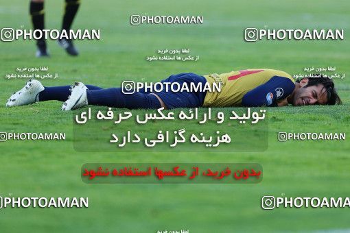 945103, Tehran, [*parameter:4*], لیگ برتر فوتبال ایران، Persian Gulf Cup، Week 14، First Leg، Naft Tehran 0 v 0 Pars Jonoubi Jam on 2017/12/01 at Takhti Stadium