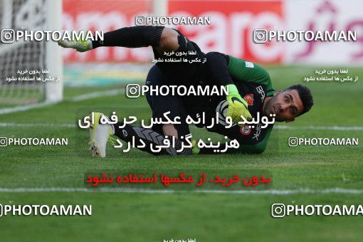 945051, Tehran, [*parameter:4*], لیگ برتر فوتبال ایران، Persian Gulf Cup، Week 14، First Leg، Naft Tehran 0 v 0 Pars Jonoubi Jam on 2017/12/01 at Takhti Stadium