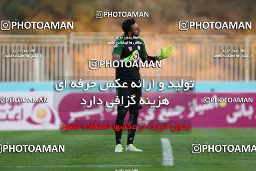 944737, Tehran, [*parameter:4*], لیگ برتر فوتبال ایران، Persian Gulf Cup، Week 14، First Leg، Naft Tehran 0 v 0 Pars Jonoubi Jam on 2017/12/01 at Takhti Stadium