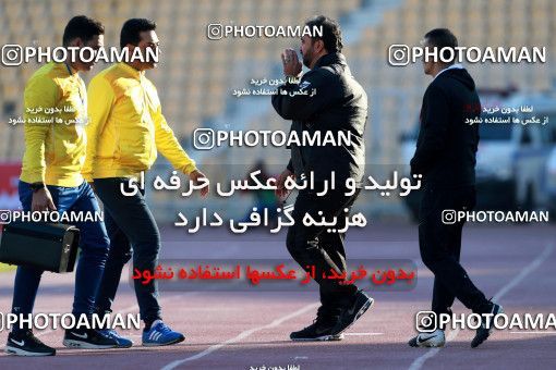 959184, Tehran, [*parameter:4*], لیگ برتر فوتبال ایران، Persian Gulf Cup، Week 14، First Leg، Naft Tehran 0 v 0 Pars Jonoubi Jam on 2017/12/01 at Takhti Stadium