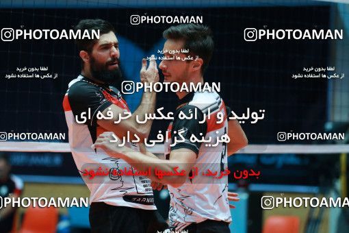 954379, Tehran, Iran, Iran Volleyball Super League، Shahid Hojaji Cup، 2017-18 season، First Leg، Week 3، Sarmayeh Bank 3 v ۱ Paykan on 2017/10/18 at Volleyball House of Tehran