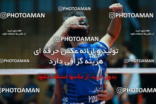 954348, Tehran, , Iran Volleyball Super League، Shahid Hojaji Cup، 2017-18 season، First Leg، Week 3، Sarmayeh Bank v Paykan on 2017/10/18 at Volleyball House of Tehran  / ([*parameter:140*] - [*parameter:139*]) (3-۱)