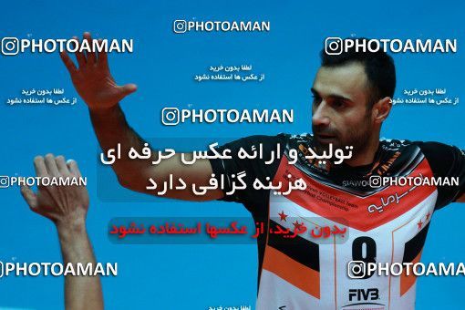 954261, Tehran, , Iran Volleyball Super League، Shahid Hojaji Cup، 2017-18 season، First Leg، Week 3، Sarmayeh Bank v Paykan on 2017/10/18 at Volleyball House of Tehran  / ([*parameter:140*] - [*parameter:139*]) (3-۱)