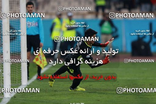 998533, Tehran, , Iranian Hazfi Cup, 1.4 round, Khorramshahr Cup, Persepolis ۱ v ۱ Sanat Naft Abadan on 2017/12/19 at Azadi Stadium