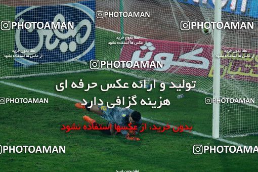 960219, Tehran, , جام حذفی فوتبال ایران, Quarter-final, Khorramshahr Cup, Persepolis 1 v 1 Sanat Naft Abadan on 2017/12/19 at Azadi Stadium