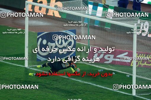 959708, Tehran, , Iranian Hazfi Cup, 1.4 round, Khorramshahr Cup, Persepolis ۱ v ۱ Sanat Naft Abadan on 2017/12/19 at Azadi Stadium