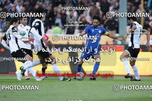 964285, Tehran, [*parameter:4*], لیگ برتر فوتبال ایران، Persian Gulf Cup، Week 14، First Leg، Esteghlal 3 v 2 Shahin Boushehr on 2011/11/24 at Azadi Stadium