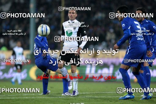 964244, Tehran, [*parameter:4*], لیگ برتر فوتبال ایران، Persian Gulf Cup، Week 14، First Leg، Esteghlal 3 v 2 Shahin Boushehr on 2011/11/24 at Azadi Stadium