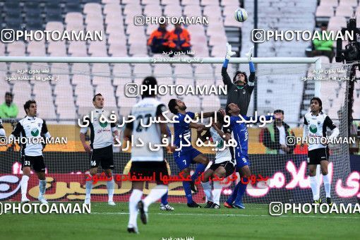 964654, Tehran, [*parameter:4*], لیگ برتر فوتبال ایران، Persian Gulf Cup، Week 14، First Leg، Esteghlal 3 v 2 Shahin Boushehr on 2011/11/24 at Azadi Stadium
