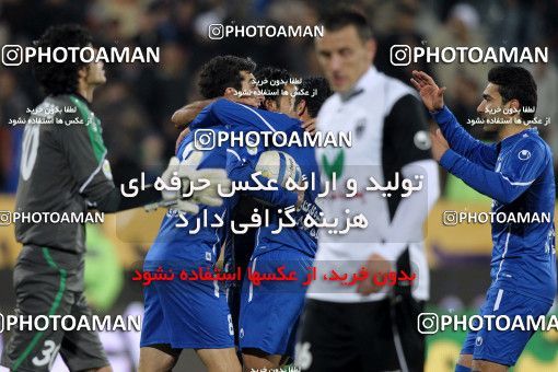 964647, Tehran, [*parameter:4*], لیگ برتر فوتبال ایران، Persian Gulf Cup، Week 14، First Leg، Esteghlal 3 v 2 Shahin Boushehr on 2011/11/24 at Azadi Stadium