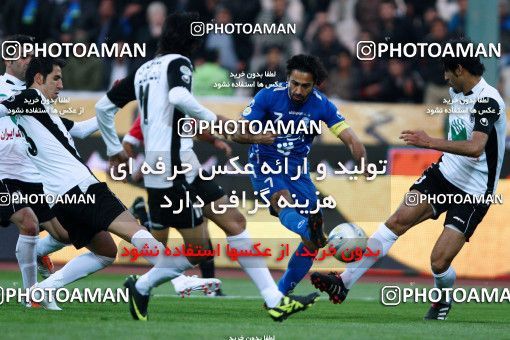 1048008, Tehran, [*parameter:4*], لیگ برتر فوتبال ایران، Persian Gulf Cup، Week 14، First Leg، Esteghlal 3 v 2 Shahin Boushehr on 2011/11/24 at Azadi Stadium