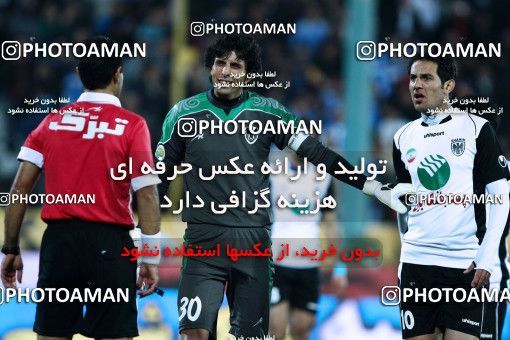 1048024, Tehran, [*parameter:4*], لیگ برتر فوتبال ایران، Persian Gulf Cup، Week 14، First Leg، Esteghlal 3 v 2 Shahin Boushehr on 2011/11/24 at Azadi Stadium
