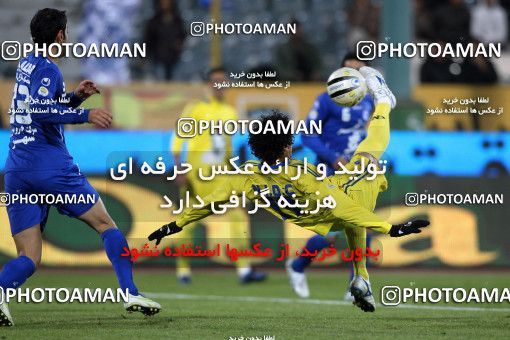 965817, Tehran, [*parameter:4*], لیگ برتر فوتبال ایران، Persian Gulf Cup، Week 17، First Leg، Naft Tehran 0 v 2 Esteghlal on 2011/12/17 at Azadi Stadium