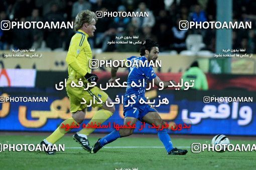 965896, Tehran, [*parameter:4*], لیگ برتر فوتبال ایران، Persian Gulf Cup، Week 17، First Leg، Naft Tehran 0 v 2 Esteghlal on 2011/12/17 at Azadi Stadium