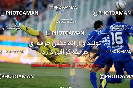 965933, Tehran, [*parameter:4*], لیگ برتر فوتبال ایران، Persian Gulf Cup، Week 17، First Leg، Naft Tehran 0 v 2 Esteghlal on 2011/12/17 at Azadi Stadium