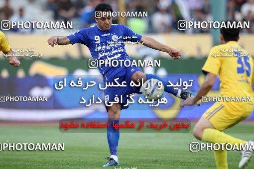 977327, Tehran, [*parameter:4*], لیگ برتر فوتبال ایران، Persian Gulf Cup، Week 34، Second Leg، Esteghlal 3 v 0 Naft Tehran on 2012/05/11 at Azadi Stadium