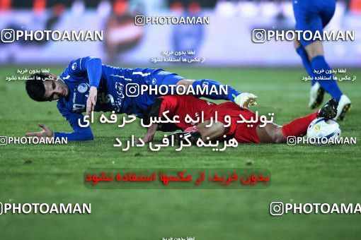 977813, Tehran, Iran, Iranian Hazfi Cup, Semi-Finals, Khorramshahr Cup, Esteghlal ۱ v ۰ Shahrdari Yasouj on 2011/12/30 at Azadi Stadium