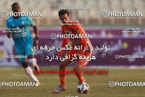 996559, Tehran, Iran, لیگ برتر فوتبال ایران، Persian Gulf Cup، Week 15، First Leg، Saipa 1 v 0 Paykan on 2017/12/05 at Shahid Dastgerdi Stadium