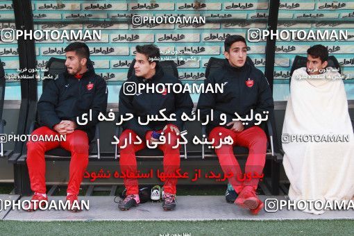1009349, Tehran, [*parameter:4*], لیگ برتر فوتبال ایران، Persian Gulf Cup، Week 18، Second Leg، Persepolis 0 v 0 Naft Tehran on 2018/01/05 at Azadi Stadium