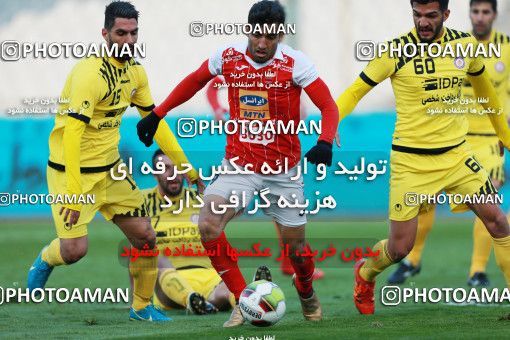 1009422, Tehran, [*parameter:4*], لیگ برتر فوتبال ایران، Persian Gulf Cup، Week 18، Second Leg، Persepolis 0 v 0 Naft Tehran on 2018/01/05 at Azadi Stadium
