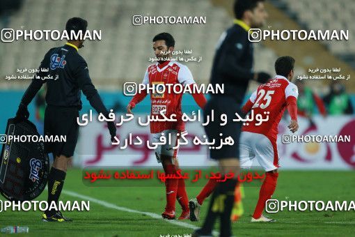 1009609, Tehran, [*parameter:4*], لیگ برتر فوتبال ایران، Persian Gulf Cup، Week 18، Second Leg، Persepolis 0 v 0 Naft Tehran on 2018/01/05 at Azadi Stadium