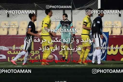 1013959, Tehran, [*parameter:4*], لیگ برتر فوتبال ایران، Persian Gulf Cup، Week 20، Second Leg، Naft Tehran 4 v 1 Siah Jamegan on 2018/01/19 at Takhti Stadium