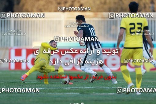 1014746, Tehran, [*parameter:4*], لیگ برتر فوتبال ایران، Persian Gulf Cup، Week 20، Second Leg، Naft Tehran 4 v 1 Siah Jamegan on 2018/01/19 at Takhti Stadium